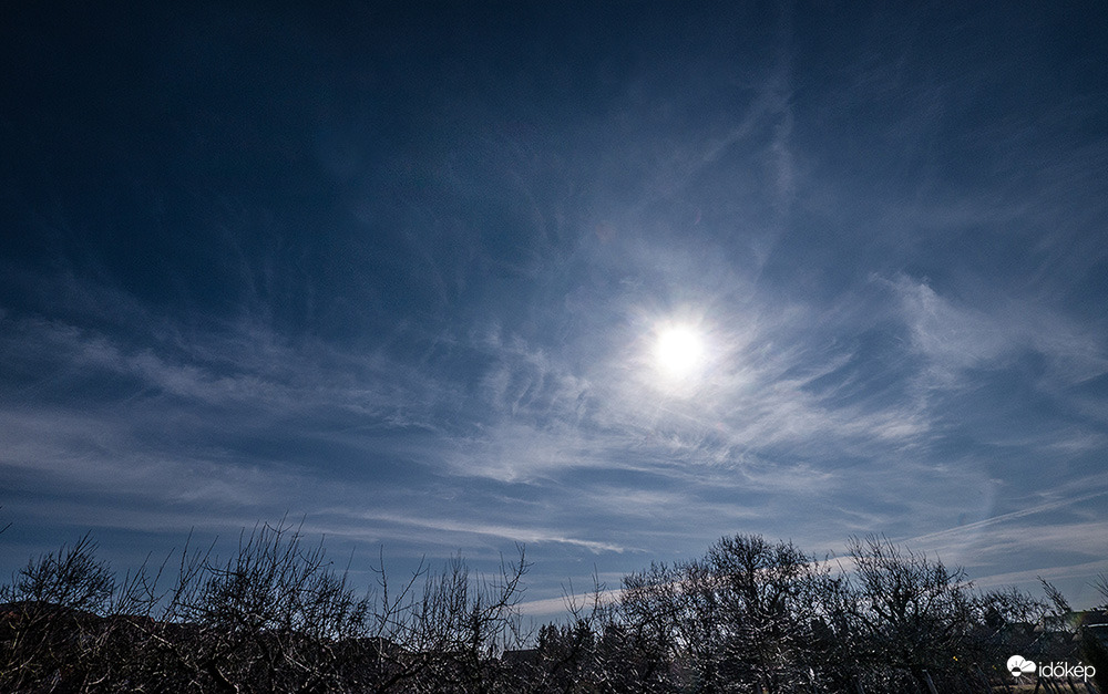 és sehol egy halo..