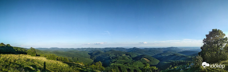 (majdnem) felhőtlen