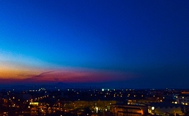 A város és az égbolt színei