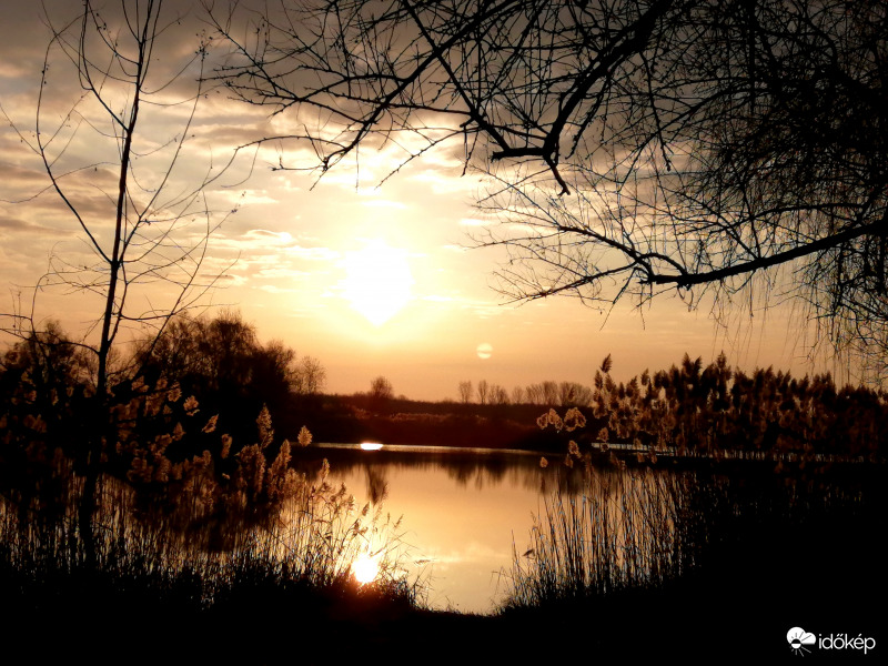 Március 9. 6 óra 38 perc