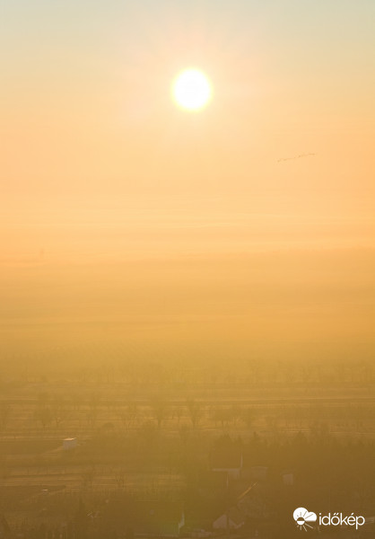 A mai reggel a pázmándi kvarcitsziklák tetejéről