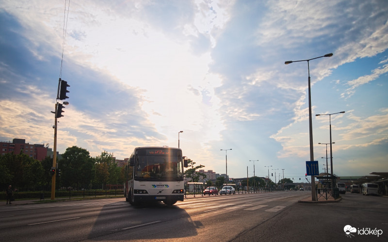 Érkezés Fehérvárra (a mai front és tömegközlekedés :D )