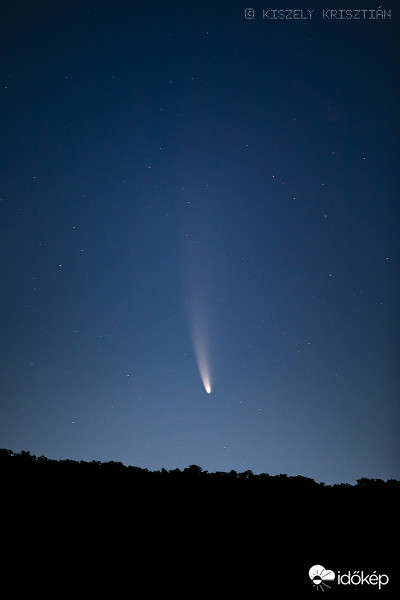 NEOWISE üstökös a Vértes felett - 07.13, 3:42 AM