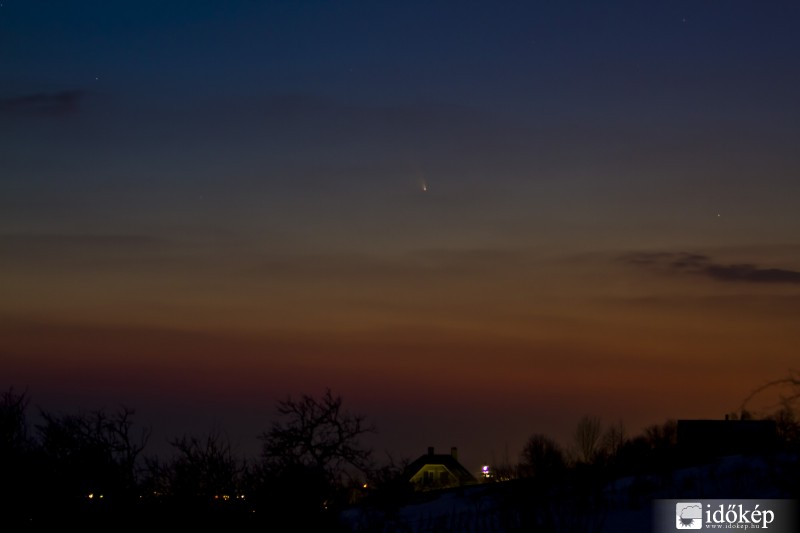 Panstarrs üstökös Csókakőről nézve március 16-án este.