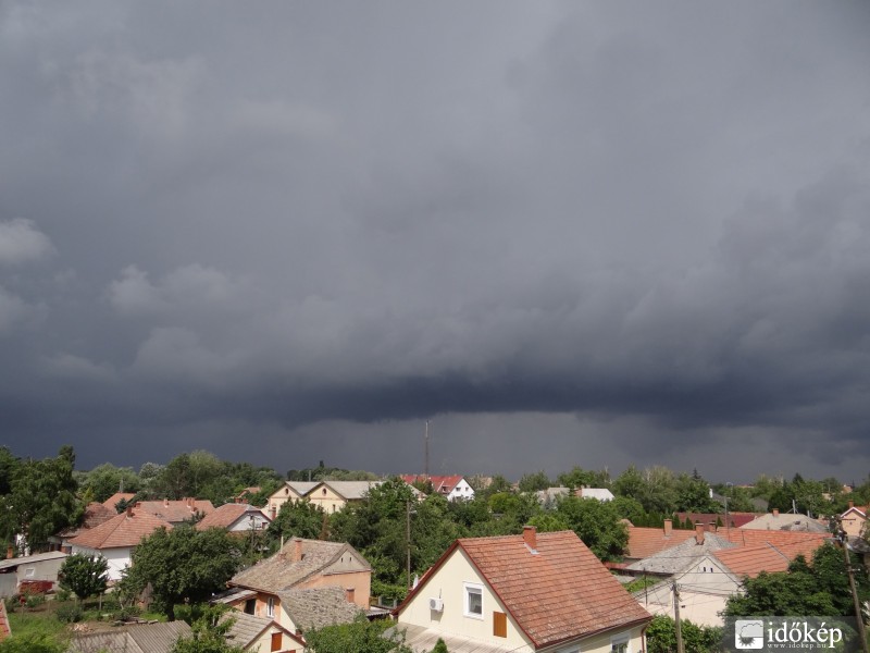 A mai első Zivatar közeledése..