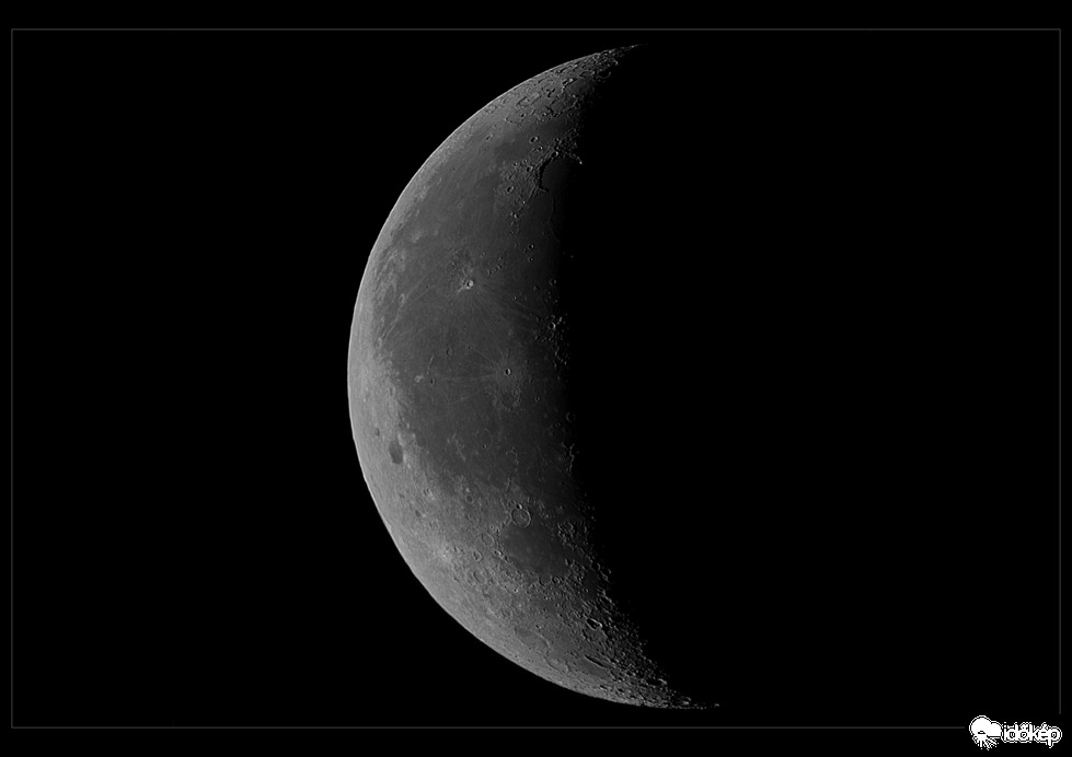 Fogyó Hold 02.15-én