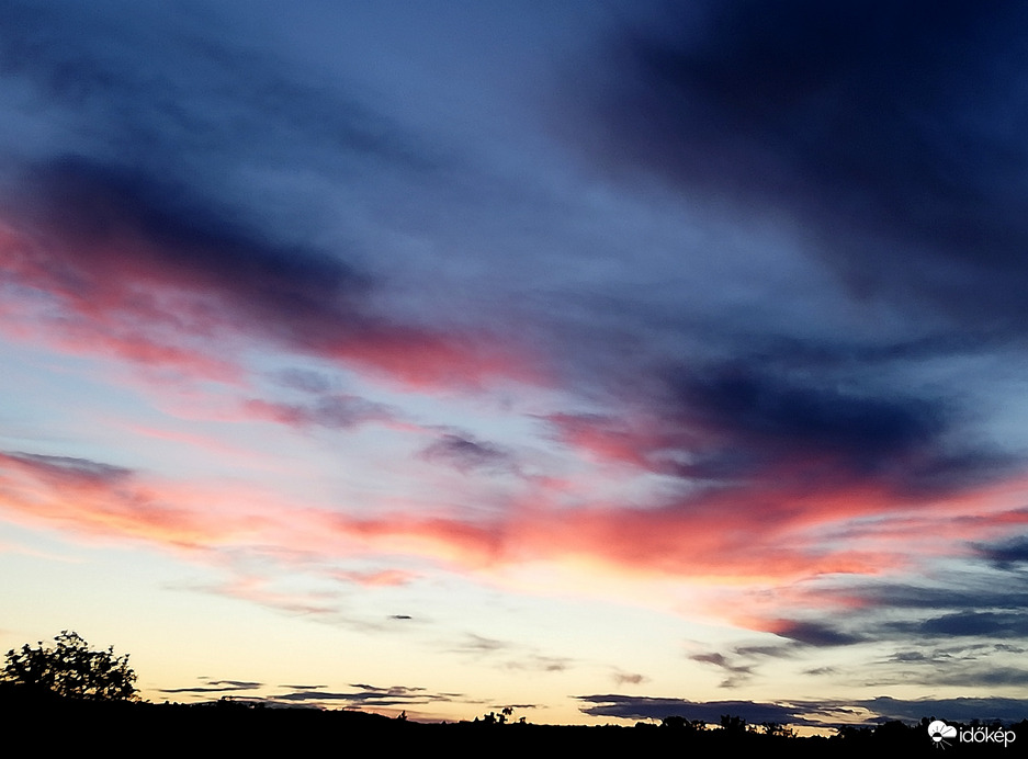 Erősebbek a színek, múlik az aranylás, 