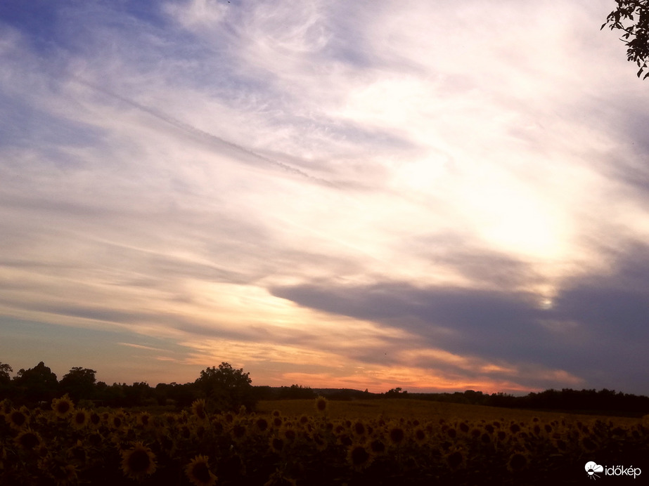 Polgárdi, párás alkony