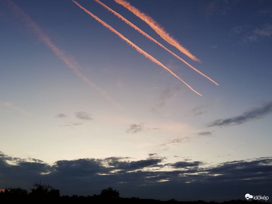 A felhők már jönnek 