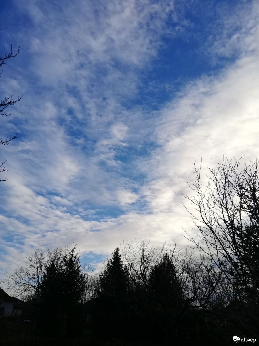 Tavaszias felhők