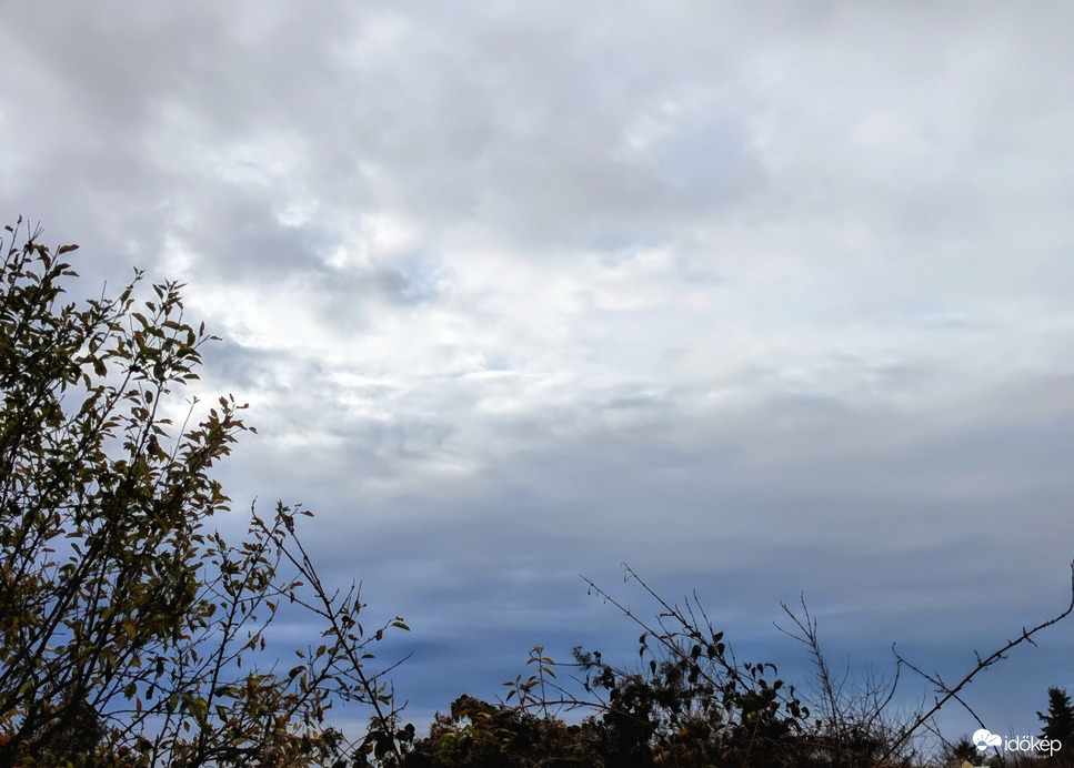 Polgárdi, változó felhőzet, most nem esik, 9 C
