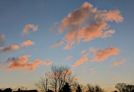 Polgárdi, színes felhők Napkeltekor 