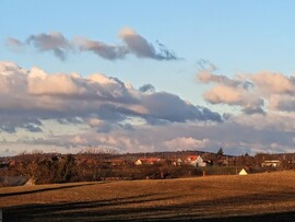 Polgárdi, Napkeltekor Nyugatra,