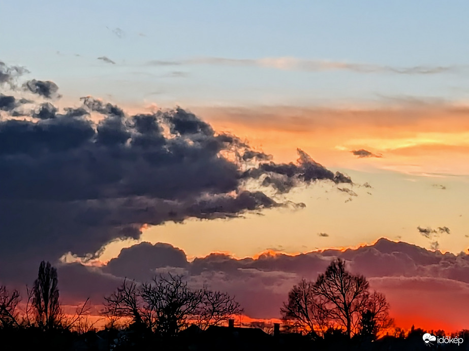 Polgárdi, Naplemente után 