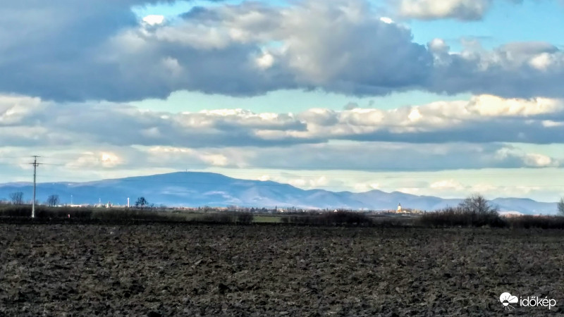 Jászjákóhalmáról a Mátra