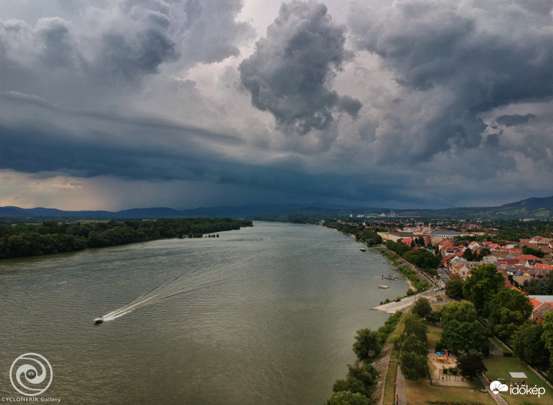 Vác
