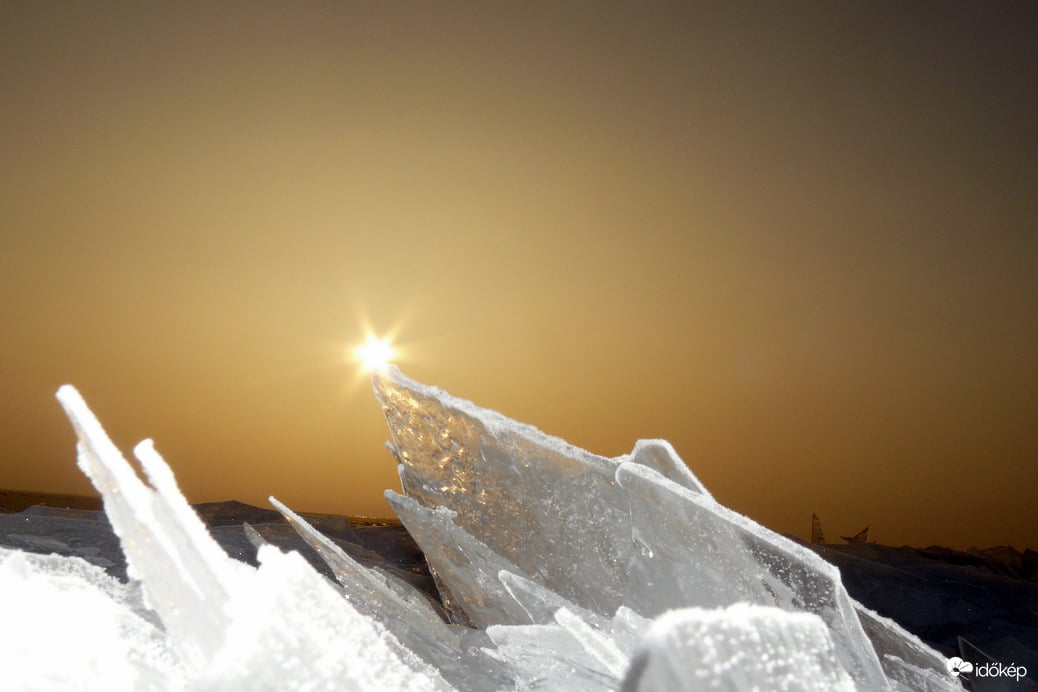 Napfény a jégen