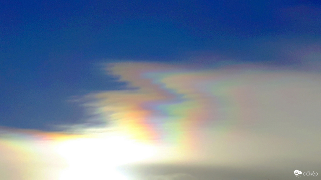 Napkoszorú és irizáló felhő 01.29.