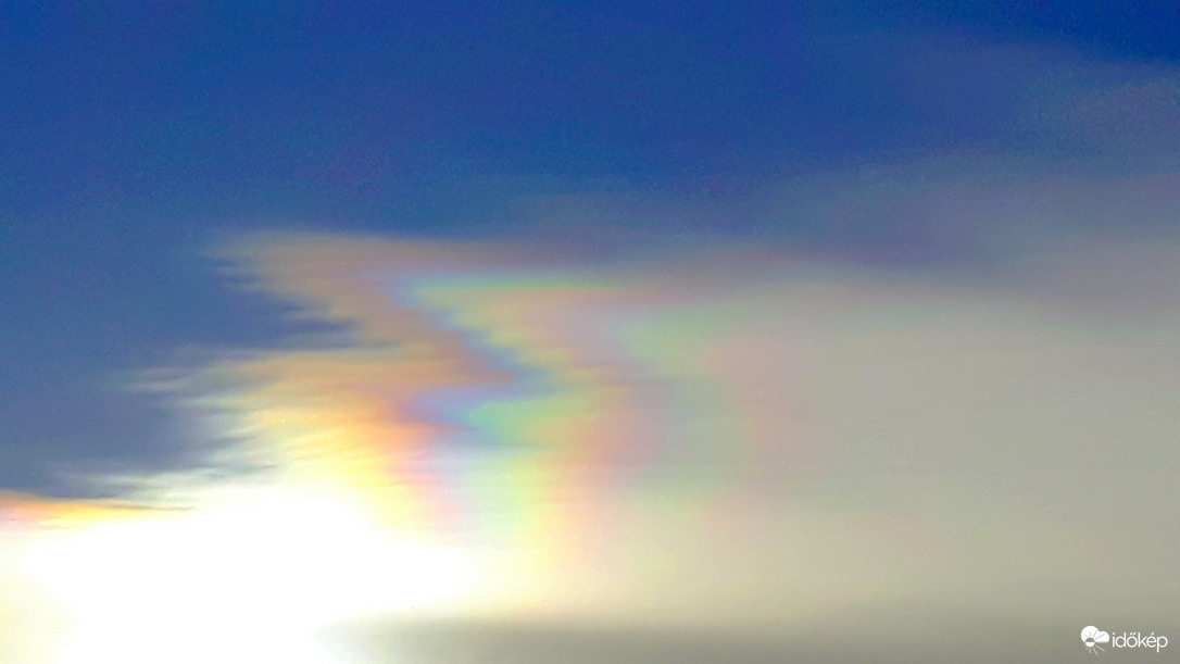 Napkoszorú és irizáló felhő 01.29.