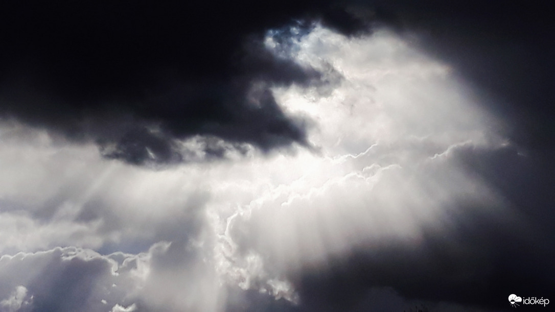 Tyndall-sugarak 01.30