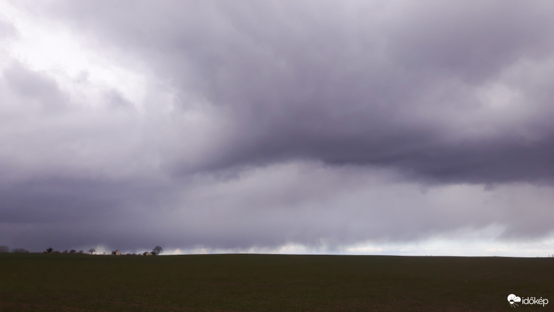 Viharos érkezés 02.02.