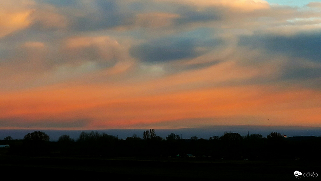 Napkeltés ébredés