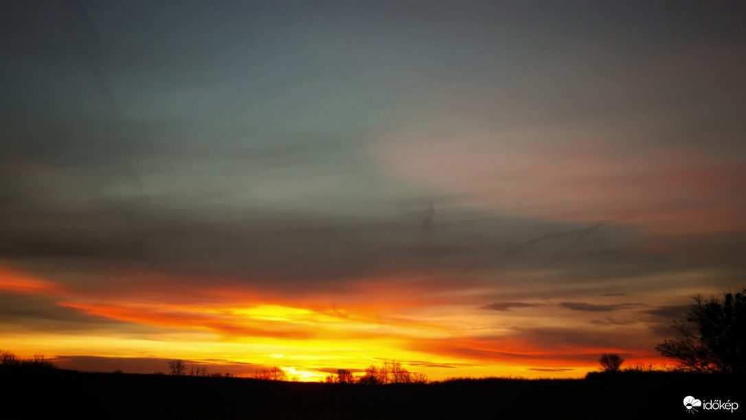 Festői napkelte Császáron 02.06.