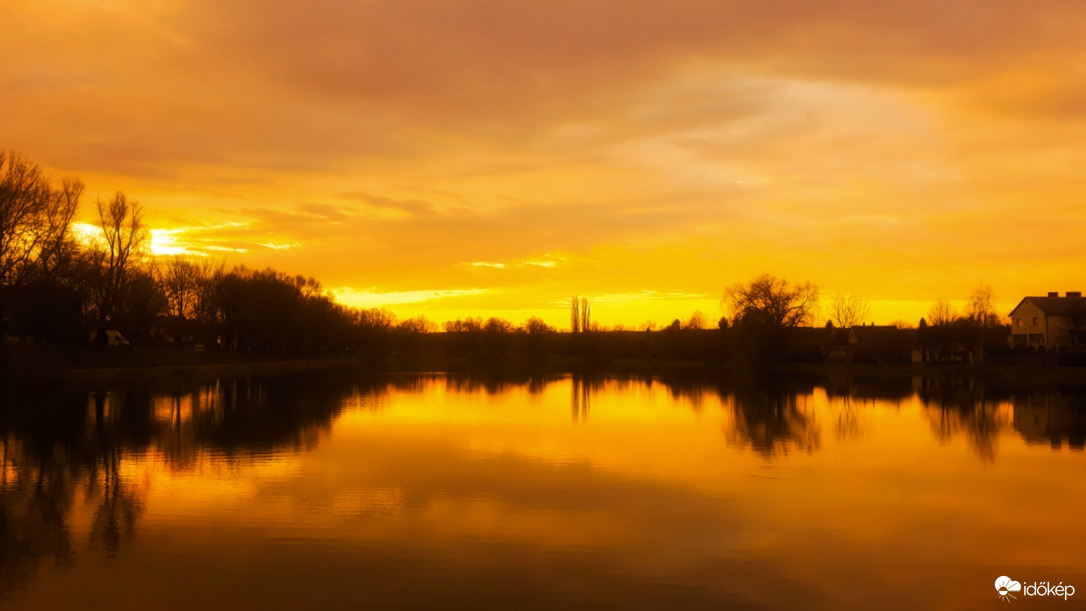 Napkeltés tükröződés