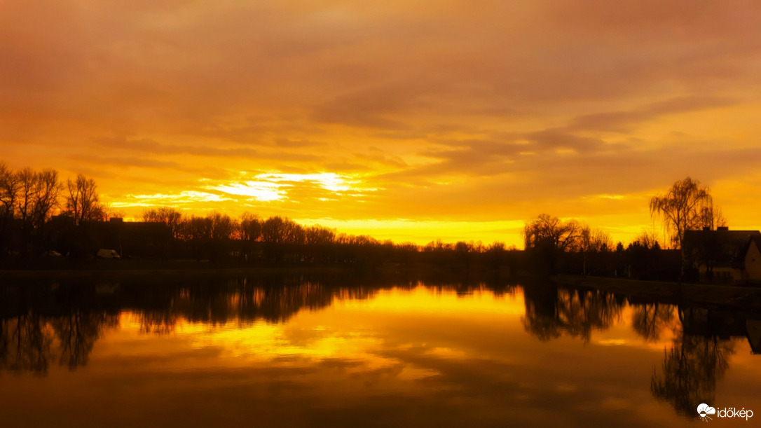 Napkeltés tükröződés