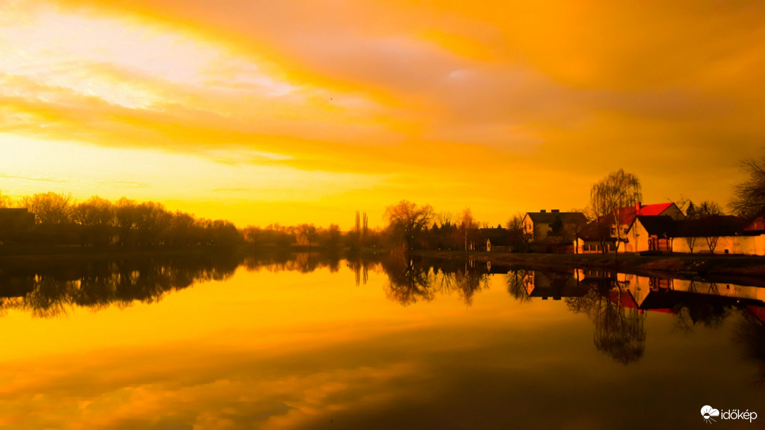 Napkeltés tükröződés 