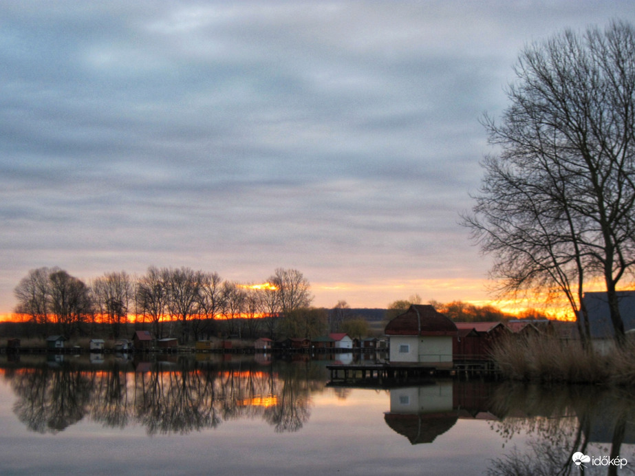 Napkeltés tükröződés