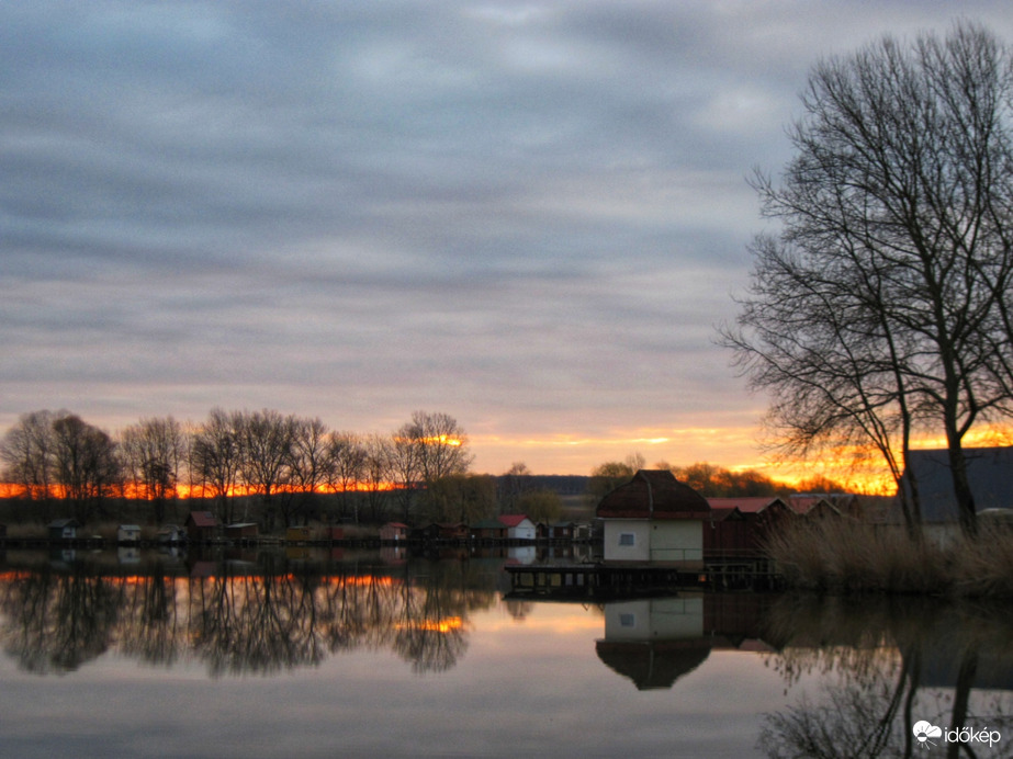 Napkeltés tükröződés