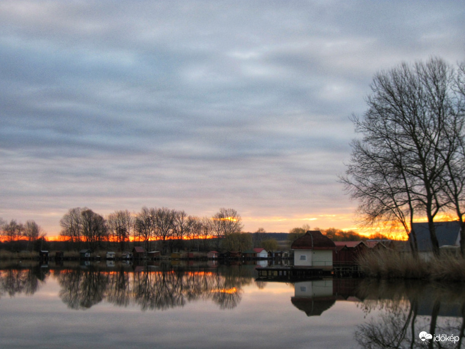Napkeltés tükröződés