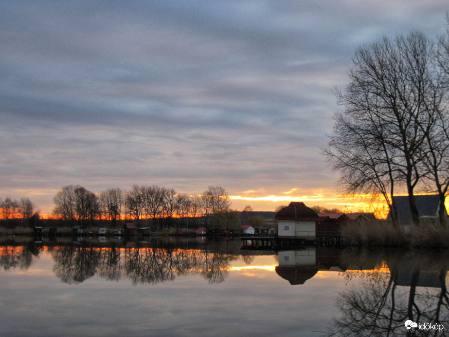 Napkeltés tükröződés