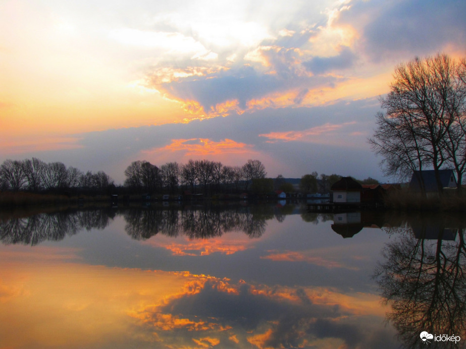 Napkeltés tükröződés