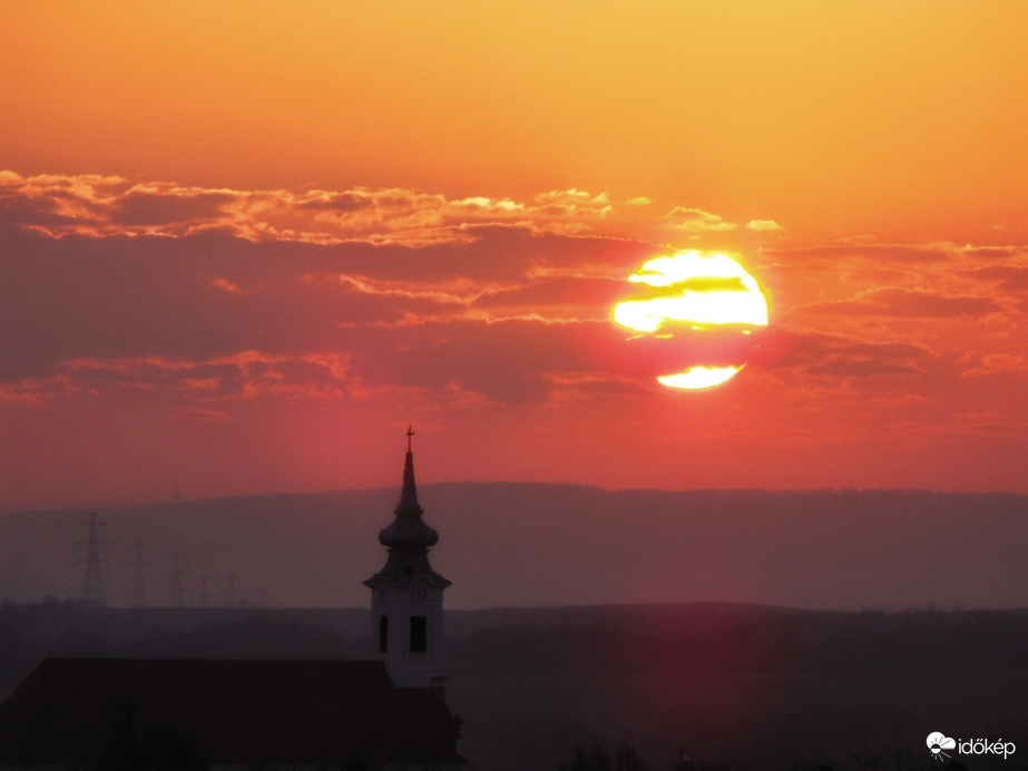 Napkelte a Vértes felett