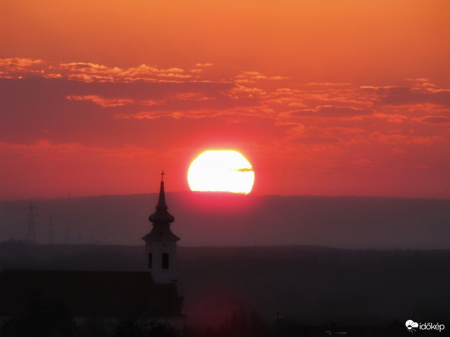 Napkelte a Vértes felett