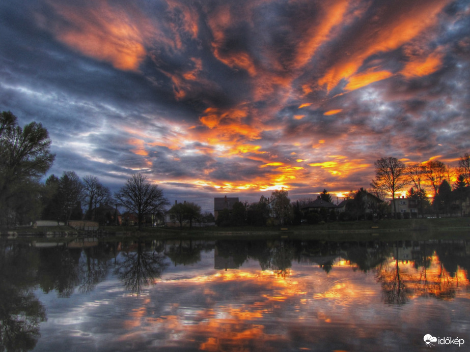 A tükröződő napkelte