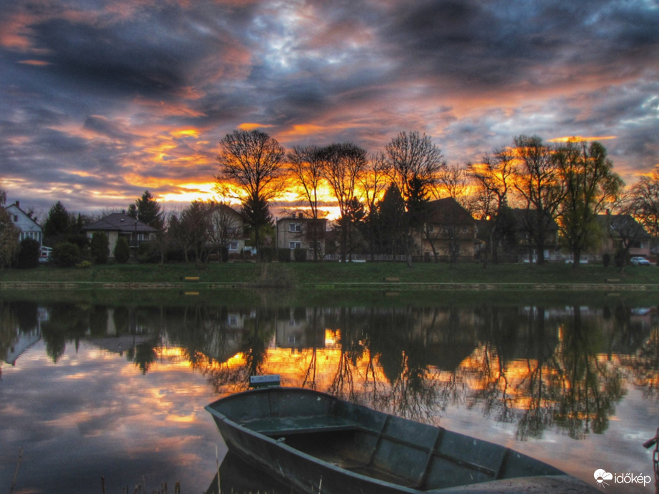 A tükröződő napkelte