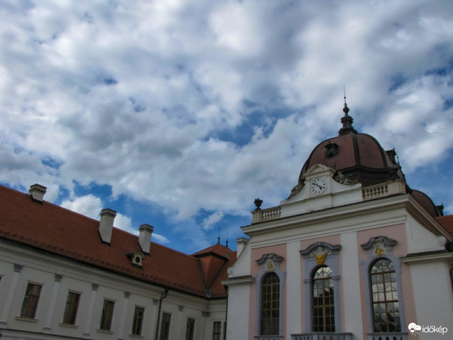 Felhős pillanatok a Gödöllői Grassalkovich-kastély parkjában