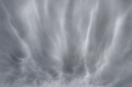 Mammatus felhőkkel vonult el a hidegfront!
