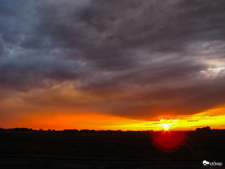 Káprázatos naplemente