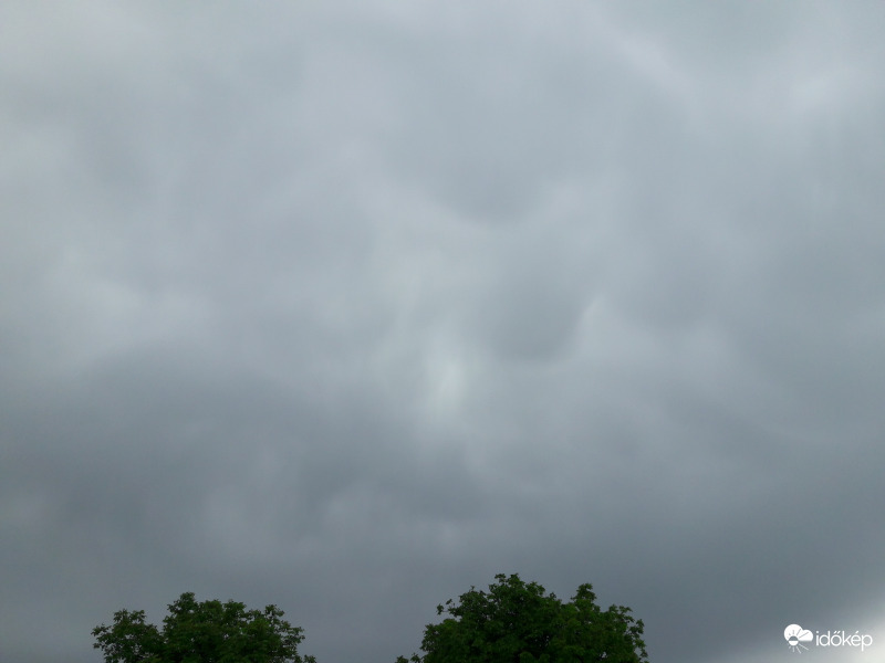 Mammatus felhők Császár felett!