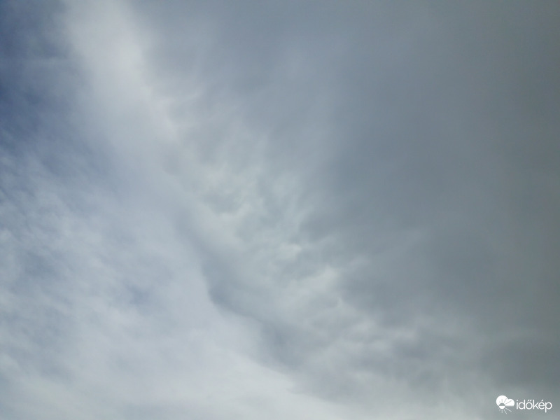 Mammatus felhők Császár felett!