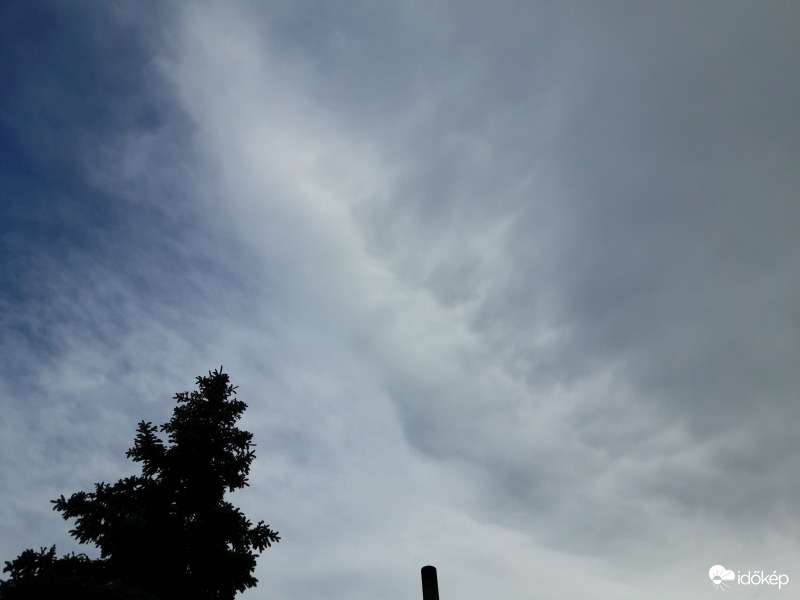 Mammatus felhők Császár felett!