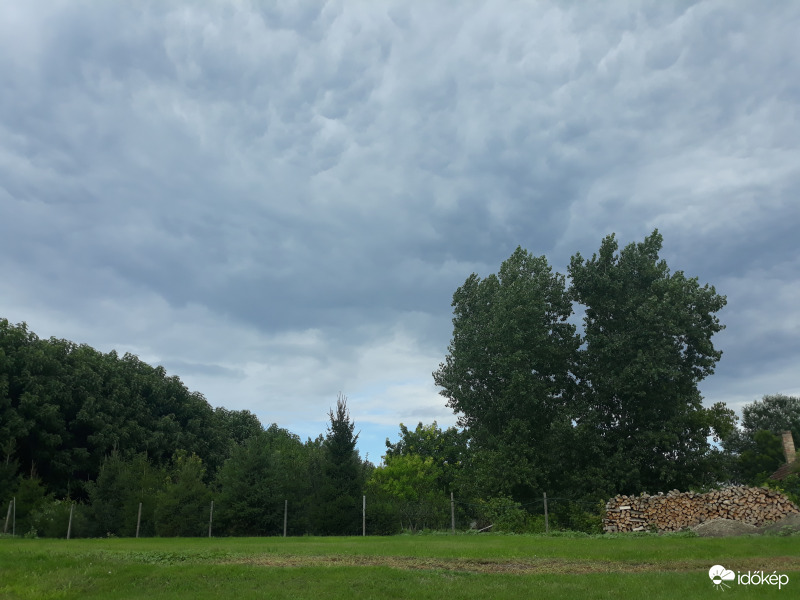 Mammatus felhők a Szigetköz felett!