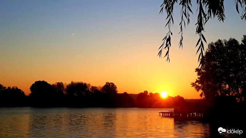 Napkeltés ébredés