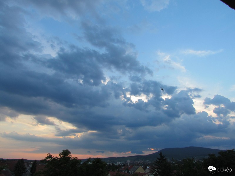 Zivatar érkezőben Jakabhegy mögül 2