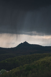 Virga a Salgói vár felett