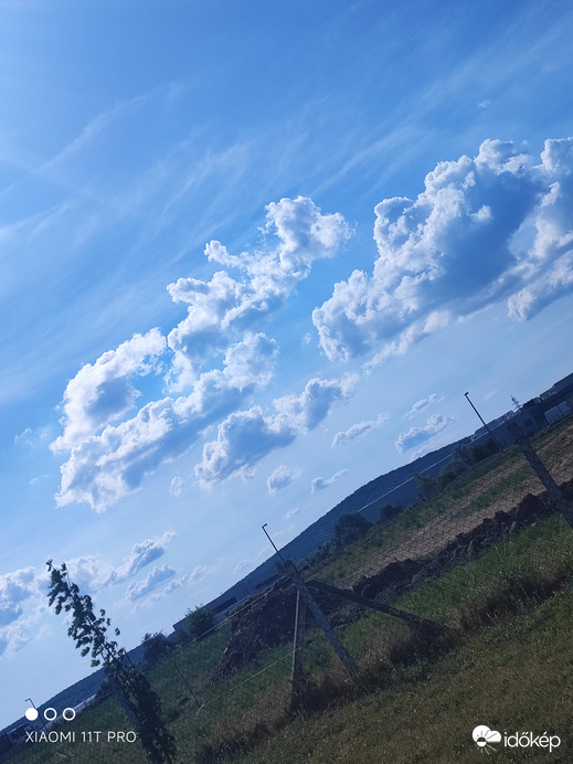Felhő ☁️